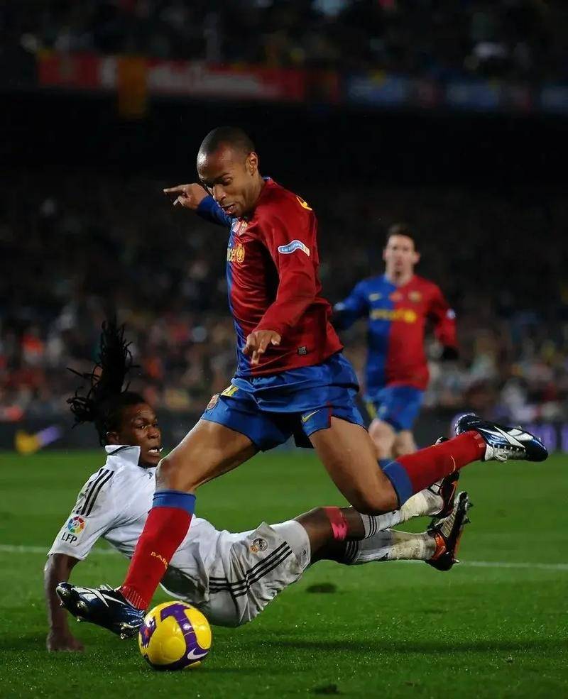 九游体育在线平台巴萨关键一役惨遭绝杀，球迷难掩失望，数据到了.