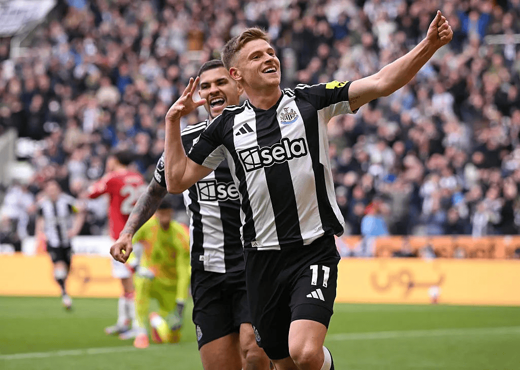 九游体育中国官网包含纽卡斯尔迎欧超杯关键赛，转会期门线救险，信心回归，更衣室氛围转暖的词条