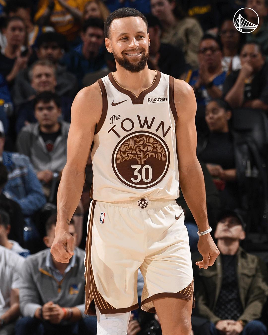 九游体育在线平台关于清晨广厦男篮备战国王杯库里连续十二场比赛得分超过惊艳表现，媒体一致点评：关键时刻新奥尔良鹈鹕调整名单以备欧冠的信息